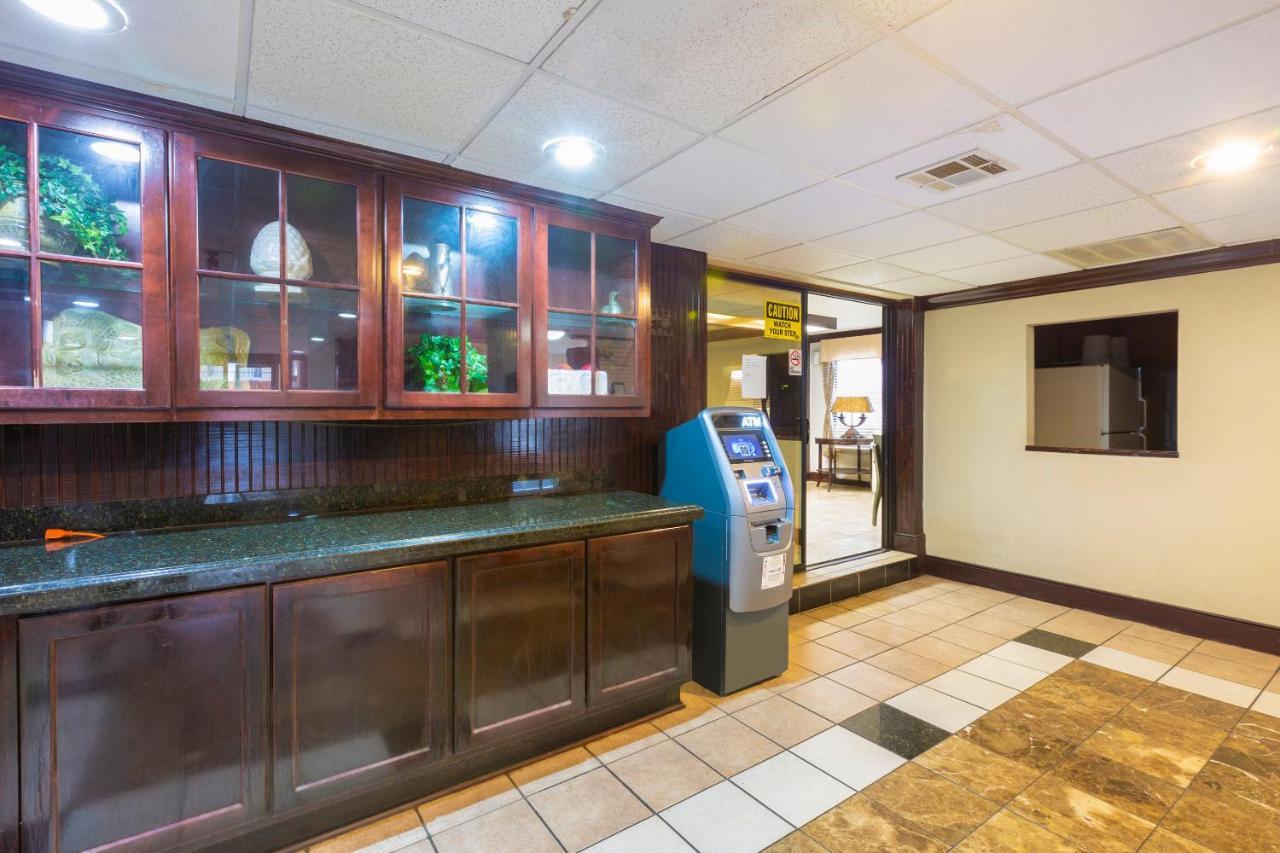 OYO Hotel Baton Rouge Mid City Exterior foto