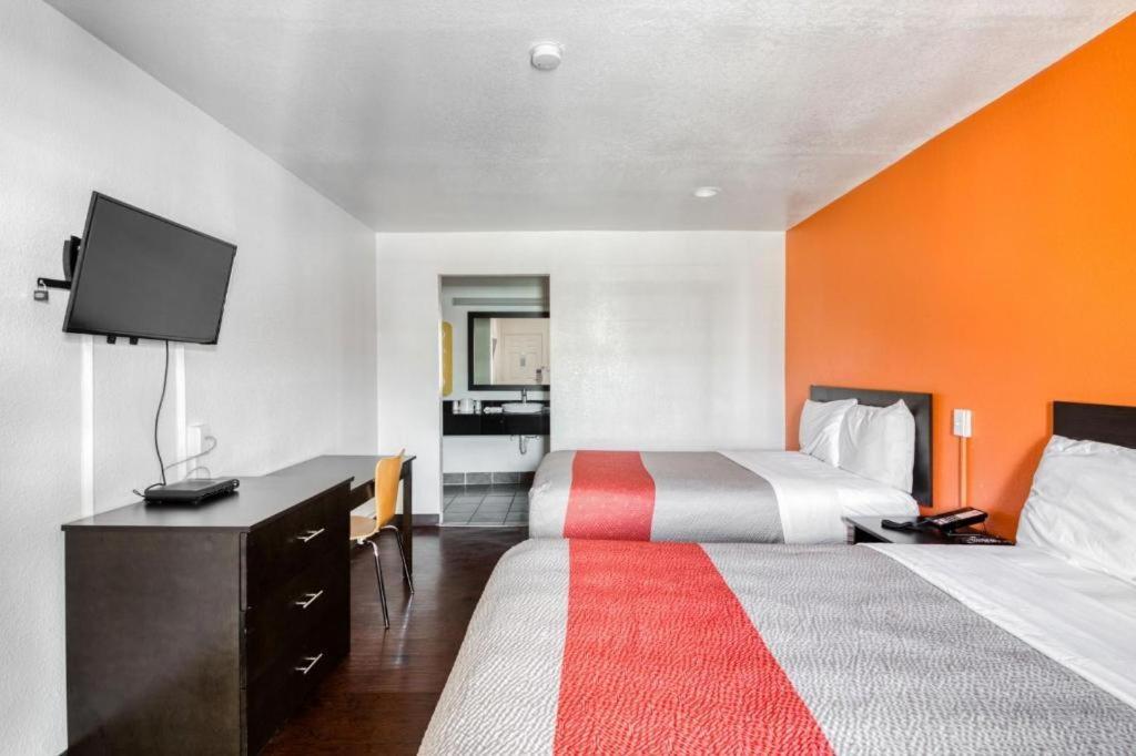 OYO Hotel Baton Rouge Mid City Exterior foto