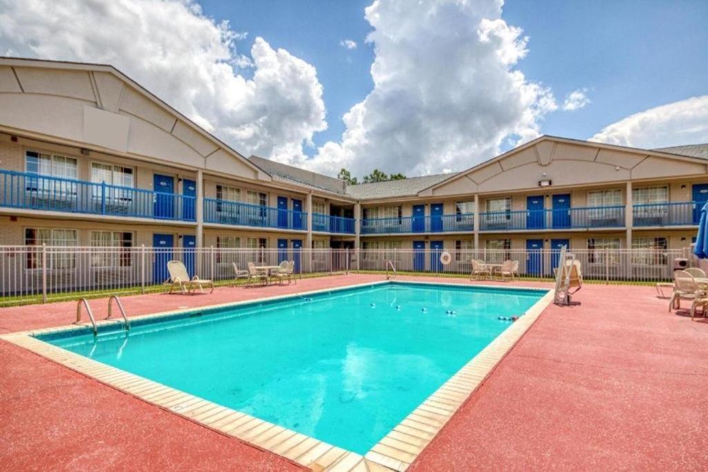 OYO Hotel Baton Rouge Mid City Exterior foto