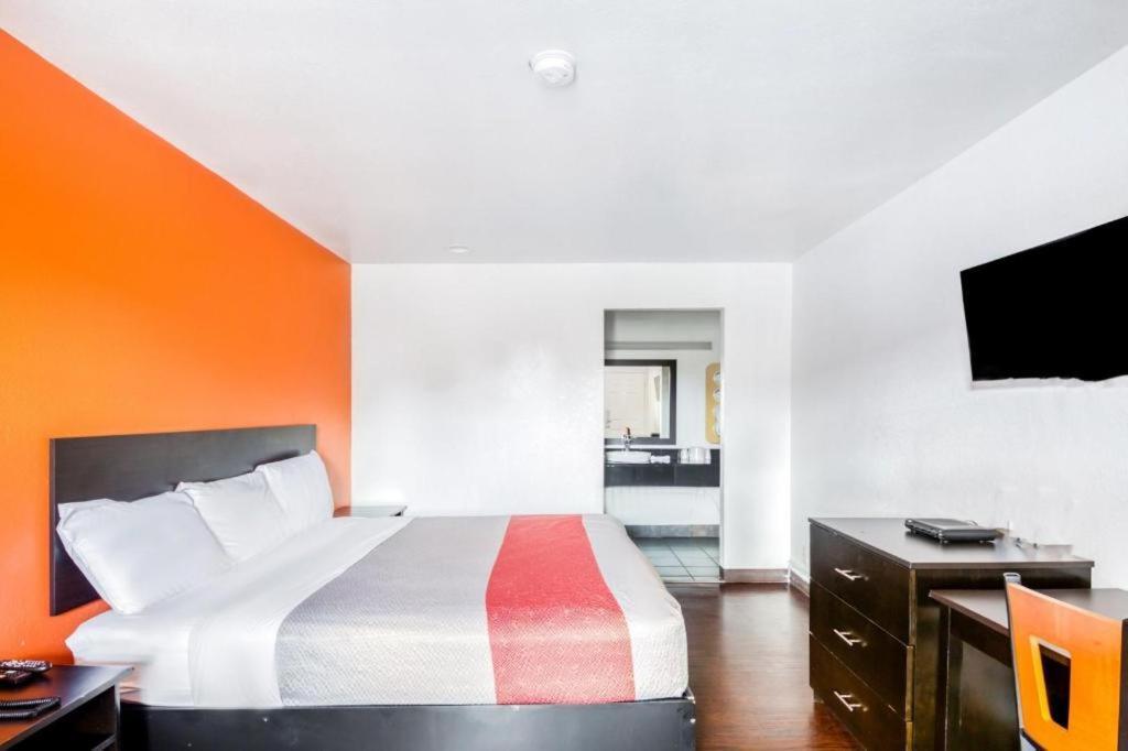 OYO Hotel Baton Rouge Mid City Exterior foto