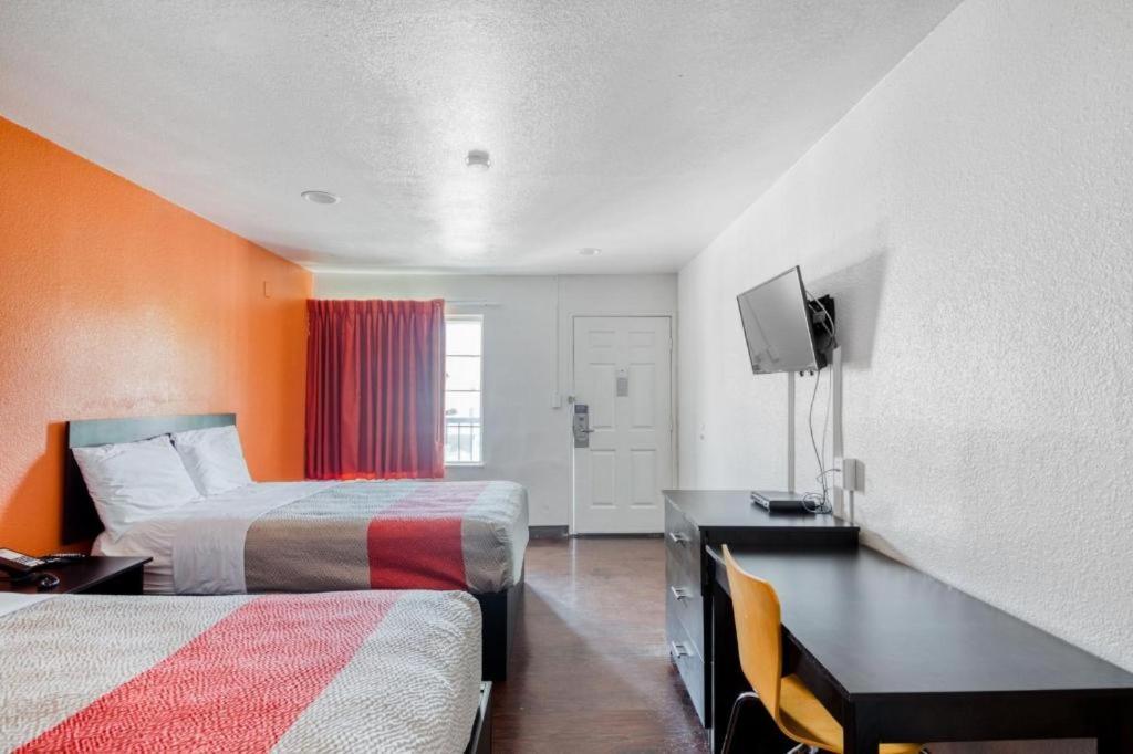 OYO Hotel Baton Rouge Mid City Exterior foto