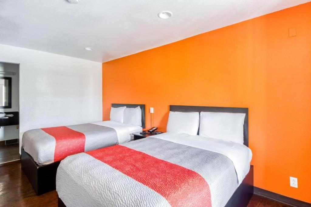 OYO Hotel Baton Rouge Mid City Exterior foto