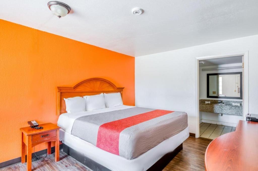 OYO Hotel Baton Rouge Mid City Exterior foto