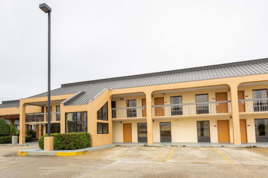 OYO Hotel Baton Rouge Mid City Exterior foto